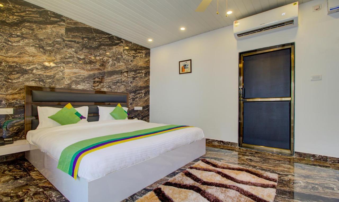 Hotel Treebo Code Red Morjim Exterior foto