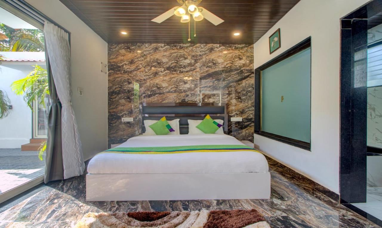 Hotel Treebo Code Red Morjim Exterior foto